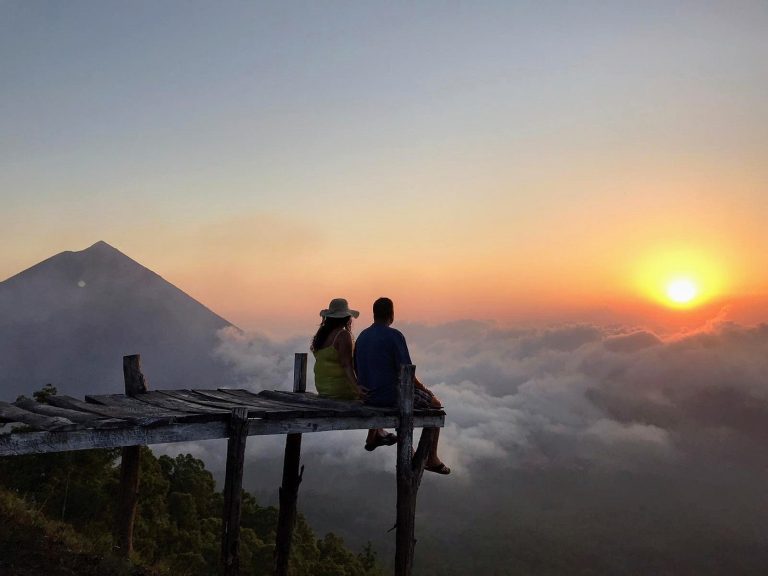 Overland Flores - Kelimutu Bajawa 2d1n