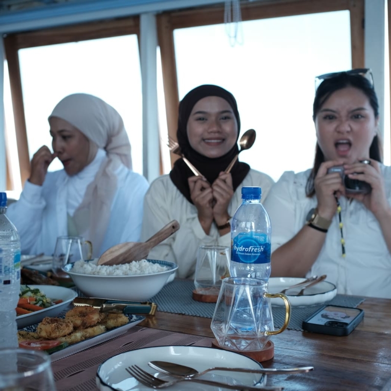 Galeri Kapal Komodo Island 18