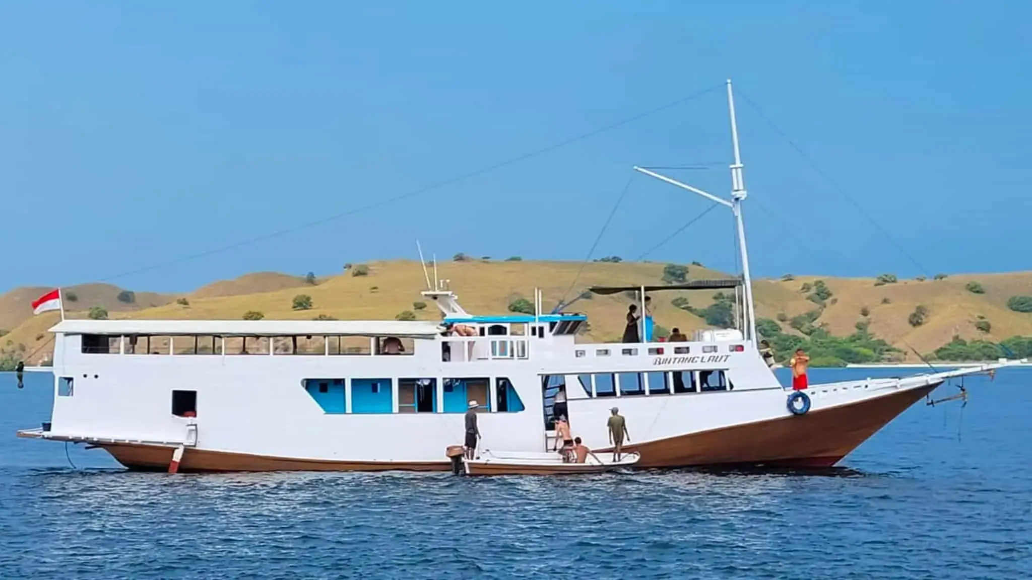 Phinisi Reguler Sailing Komodo to Lombok 4D3N