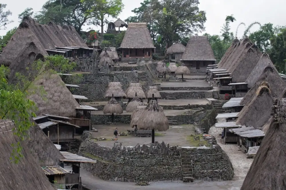 Kelimutu Bajawa Waerebo 5D4N