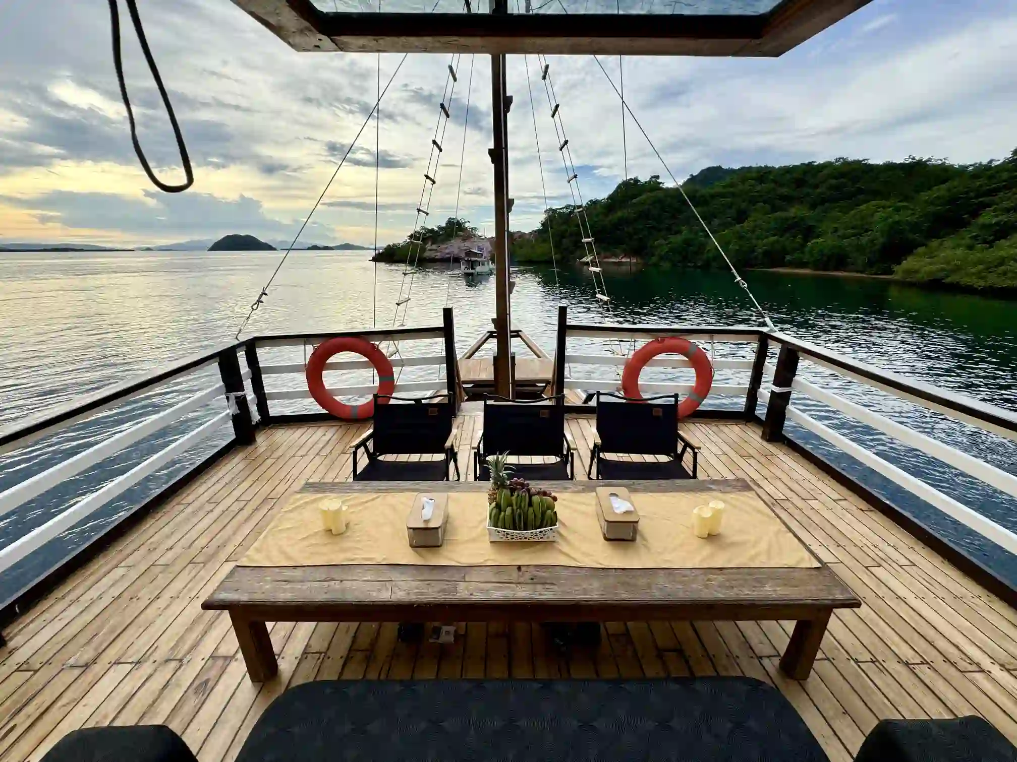 Common Area Bajo Sunset Voyages