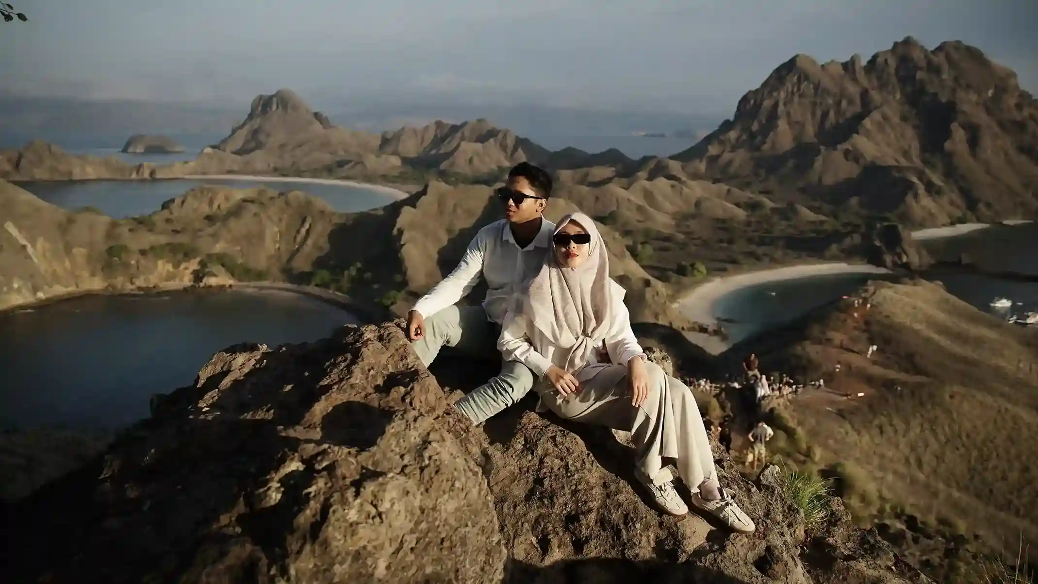foto spot pulau padar di tour labuan bajo wae rebo