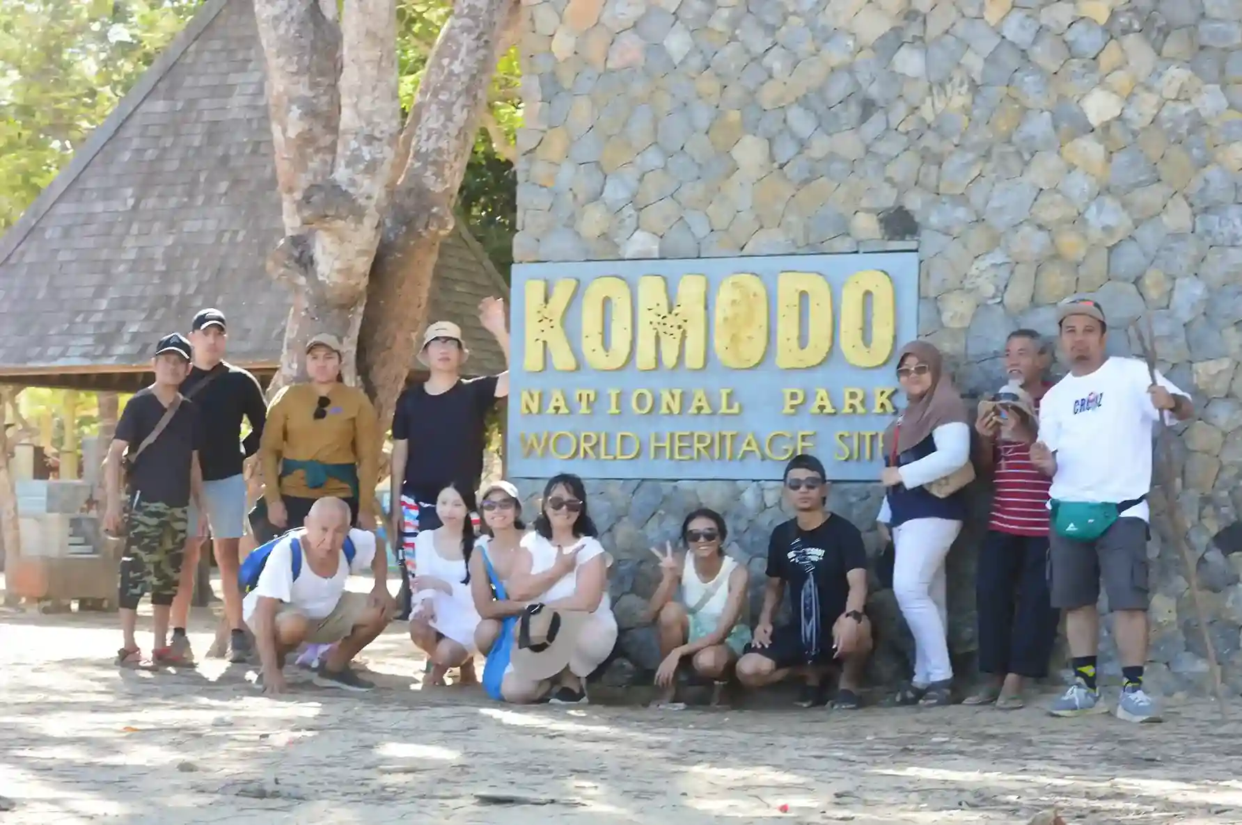 Pulau Komodo paket tour labuan bajo 2 hari 1 malam