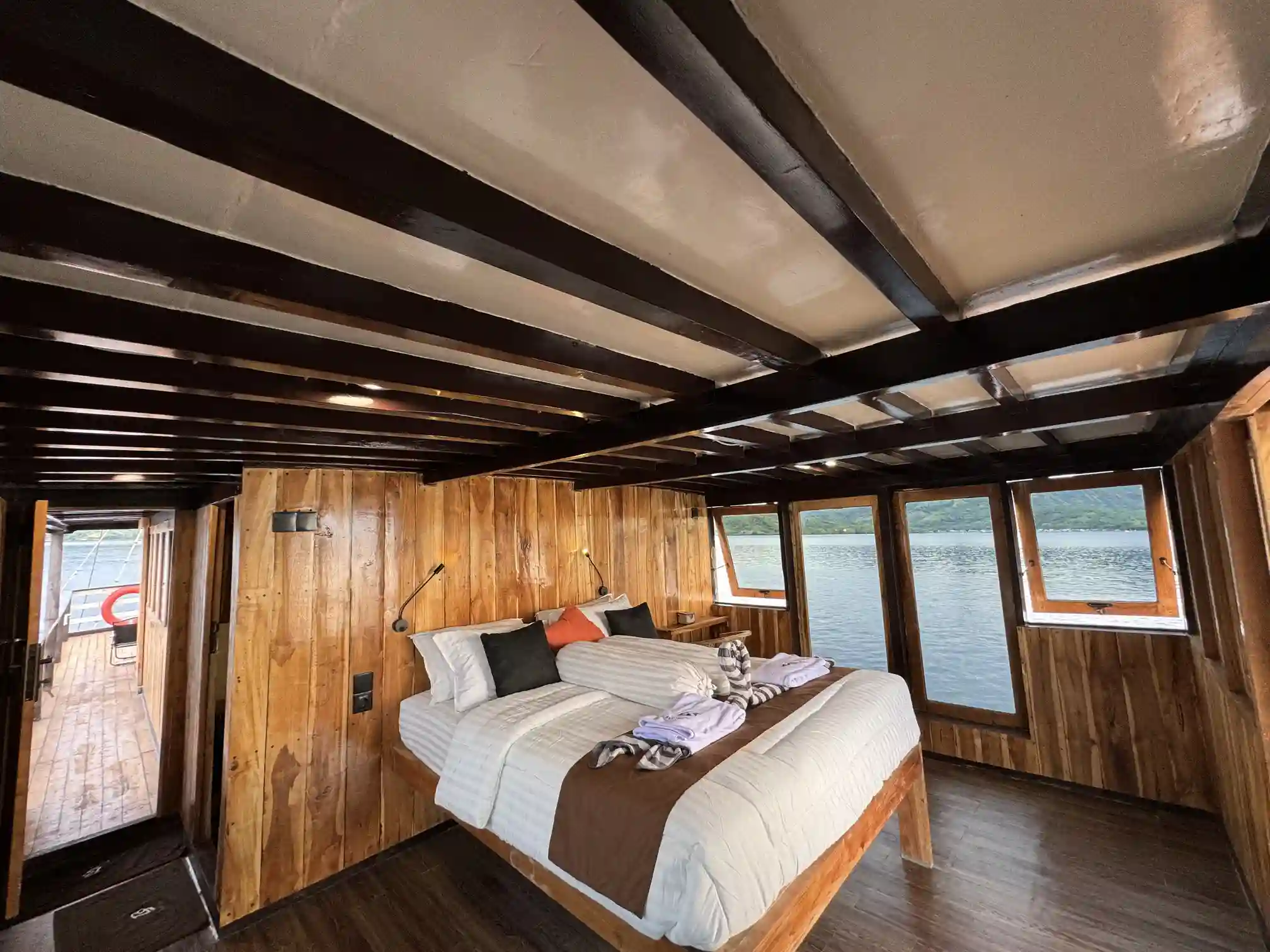 MASTER BALCON Bajo Sunset Voyages