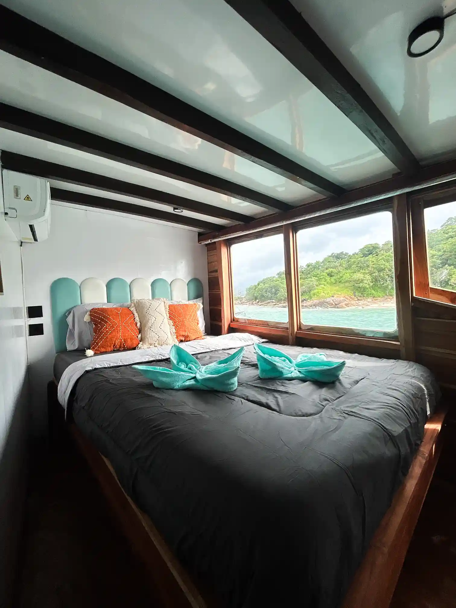Deluxe Cabin Nusantara Karya